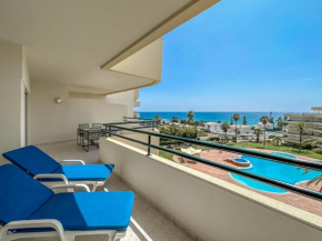 Luxury Apartment wStunning Sea Views, walk to Galé Beach Albufeira
